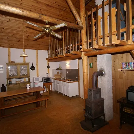Cozy Holiday In Near Forest Feriehus